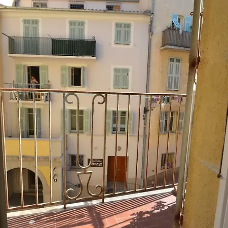 Apartment 4 Rue Guigonis